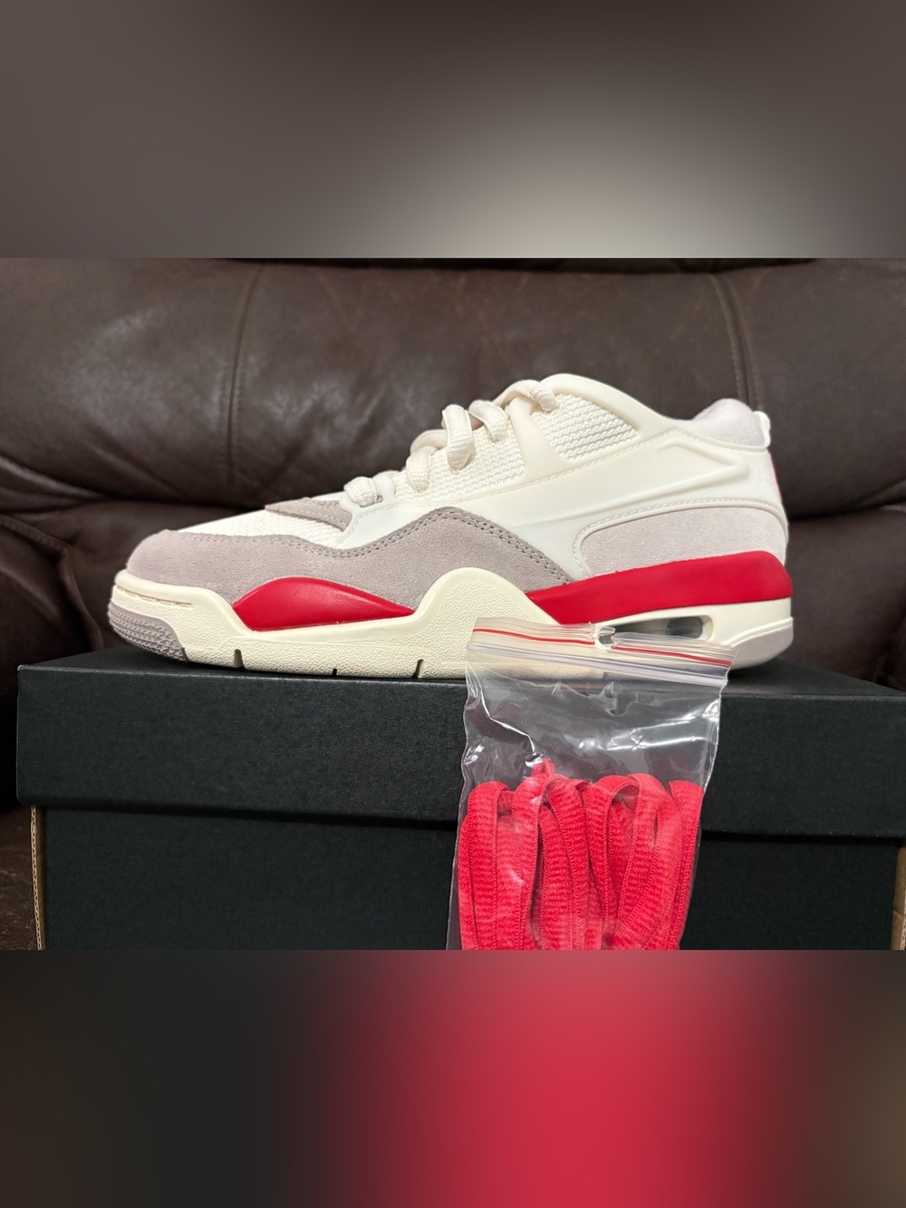 Air Jordon 4 rm brand new in box red cream white